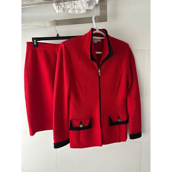 St.John suit jacket size 2 skirt size 6 .
